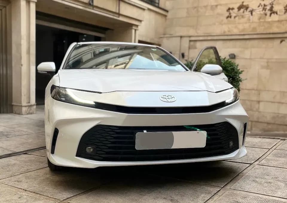 بررسی اجمالی تویوتا کمری ۲۰۲۵ هیبرید و نظرات مردمی کاربران و مالکان بررسی اجمالی تویوتا کمری ۲۰۲۵ هیبرید و نظرات مردمی کاربران و مالکان