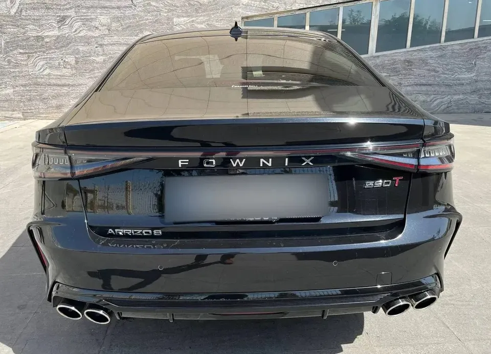 نمای عقب فونیکس آریزو ۸ نمای عقب فونیکس آریزو ۸