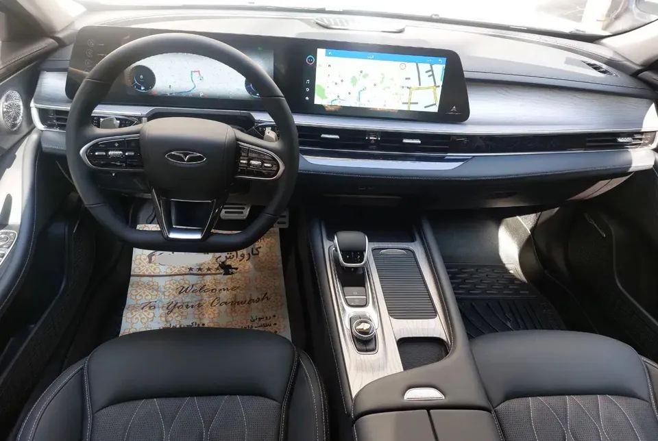 فضای داخل فونیکس آریزو ۸ فضای داخل فونیکس آریزو ۸