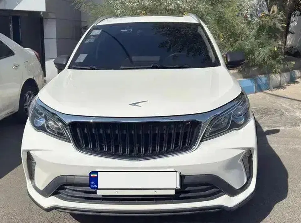 نمای بی ای سی ایکس 3 از نمای روبرو نمای بی ای سی ایکس 3 از نمای روبرو