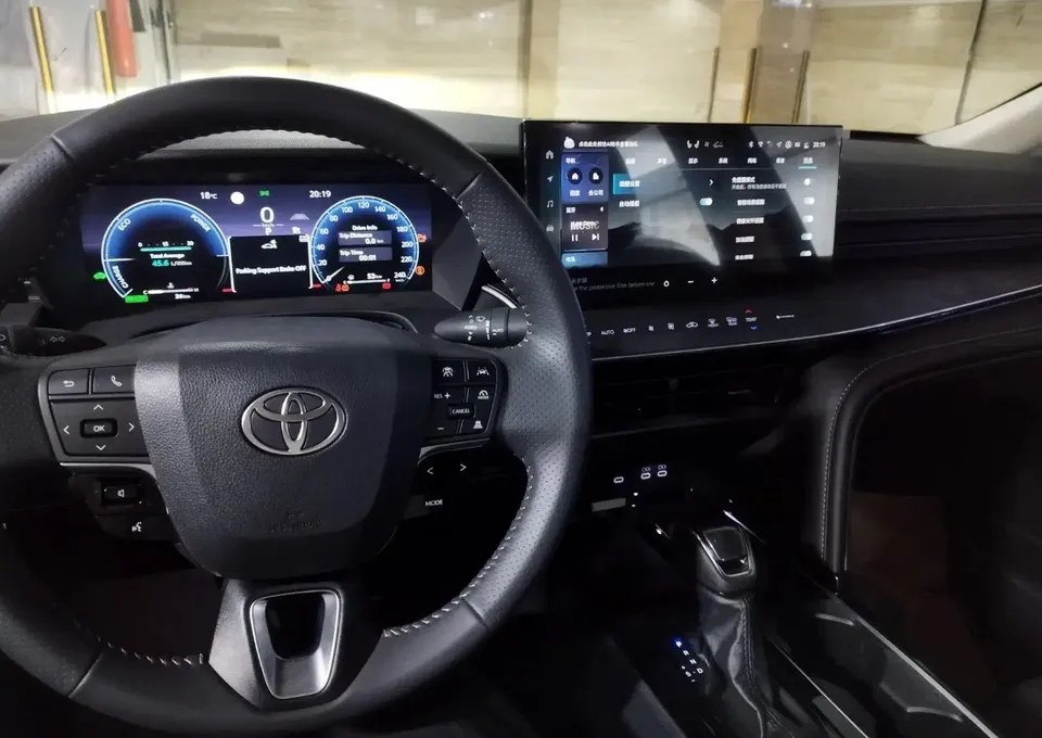 داشبورد تویوتا کمری هیبرید ۲۰۲۵