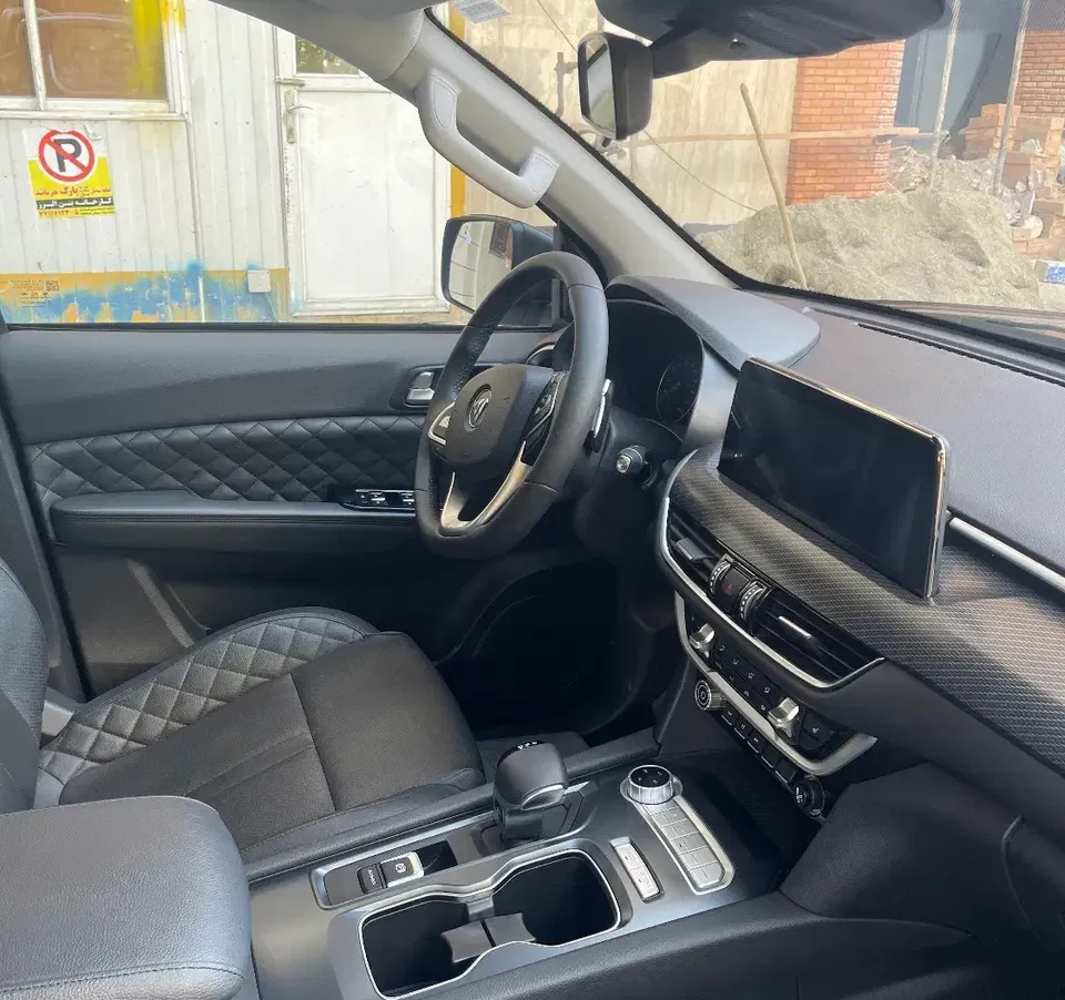 فوتون تونلند g7 از نمای داخل صندلی های و داشبورد فوتون تونلند g7 از نمای داخل صندلی های و داشبورد