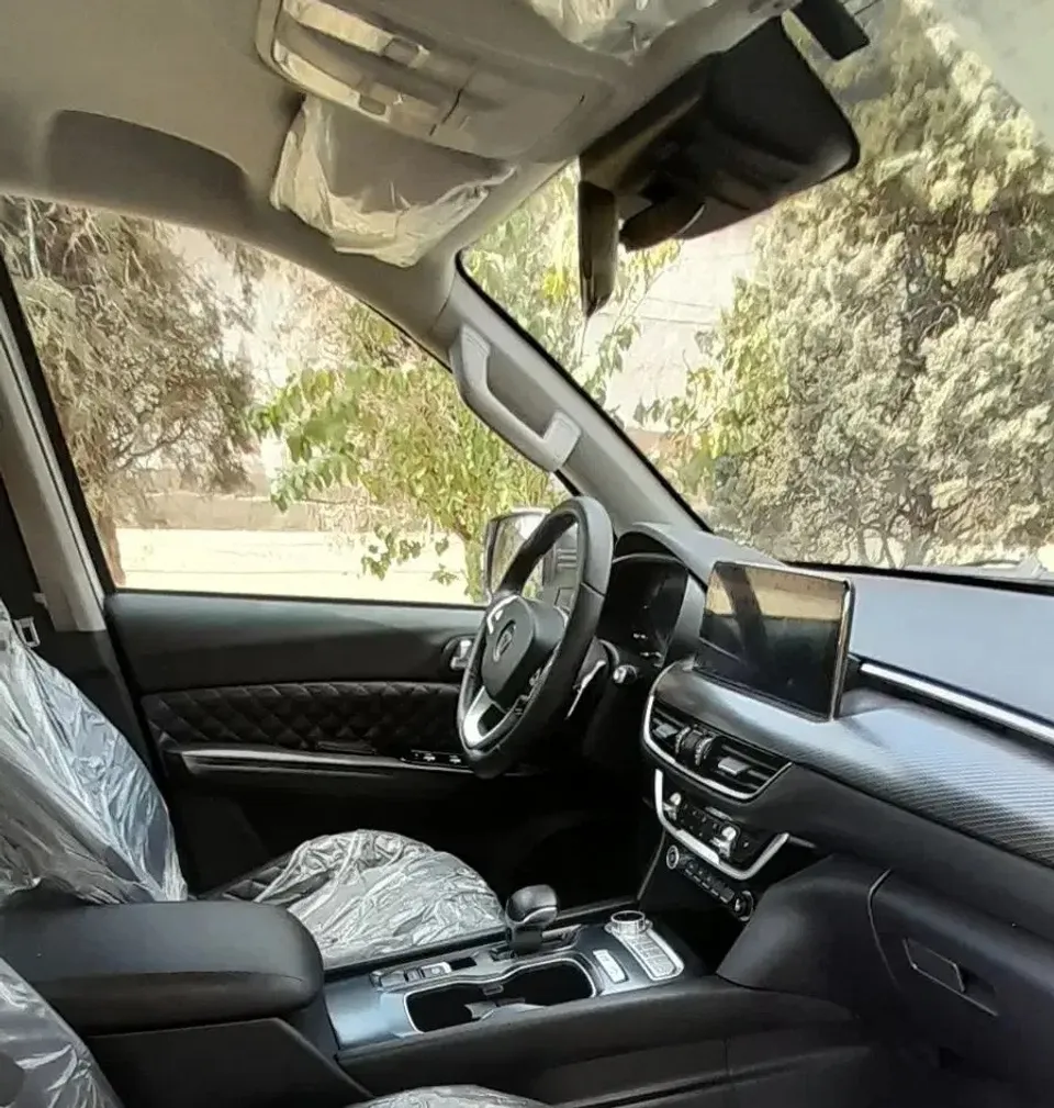 فوتون تونلند g7 از نمای داخلی داشبورد و صندلی ها فوتون تونلند g7 از نمای داخلی داشبورد و صندلی ها