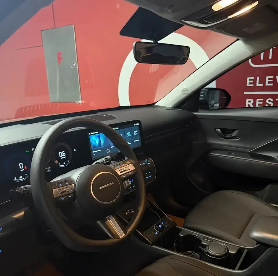 نمای هیوندای کونا از داشبورد و فرمان نمای هیوندای کونا از داشبورد و فرمان