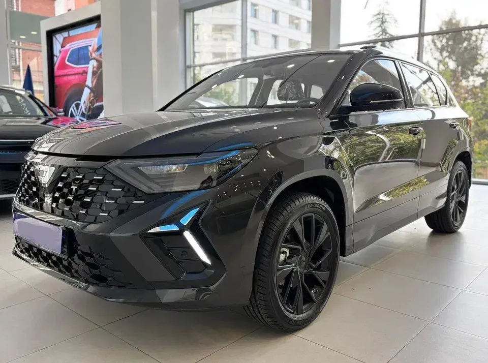 نمای جلو و کناری جتا VS5