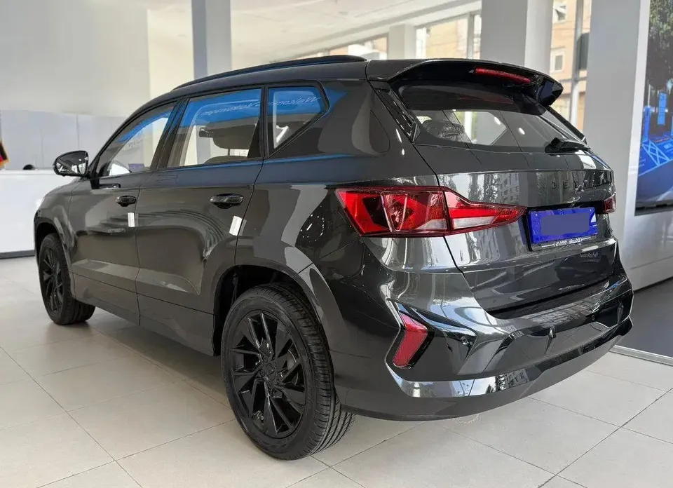 نمای پشت و کناری جتا VS5