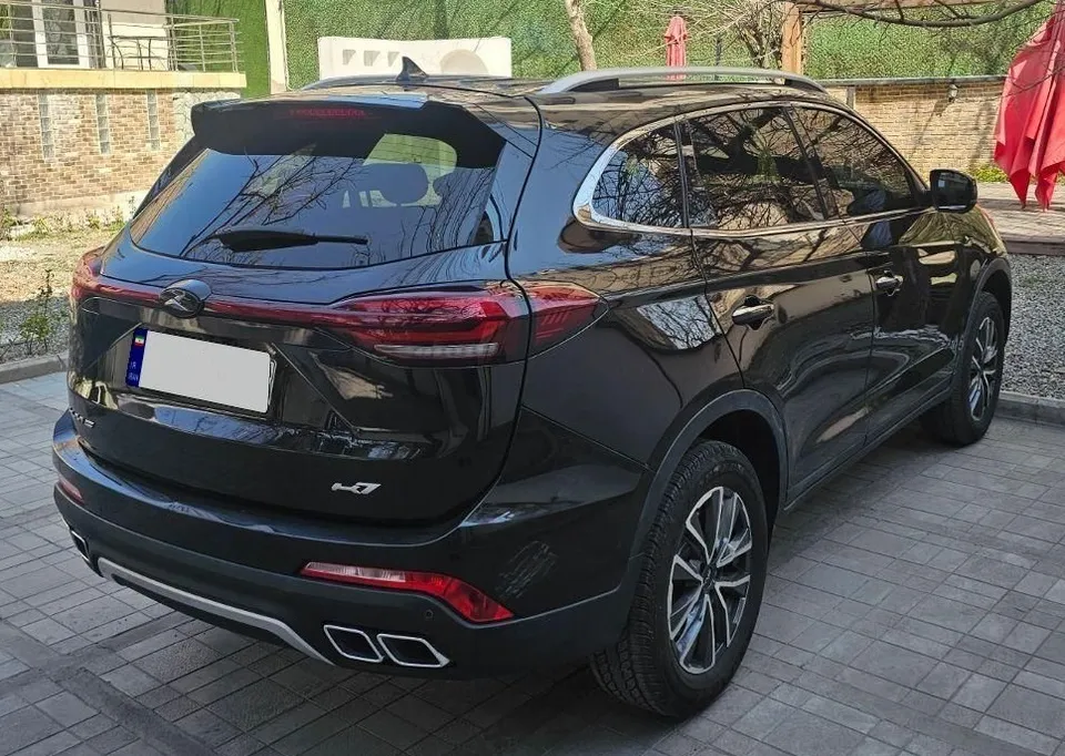 نمای پشت و کناری kmc k7