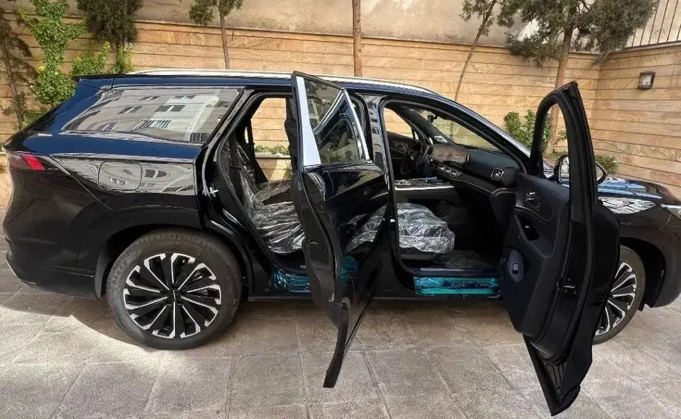 نمای کناری لوکانو L8