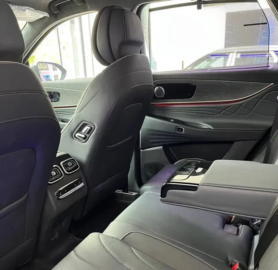 صندلی های عقب لوکانو L8