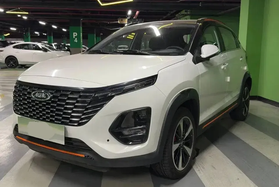 نمای جلو و کناری ام وی ام X33 کراس نمای جلو و کناری ام وی ام X33 کراس