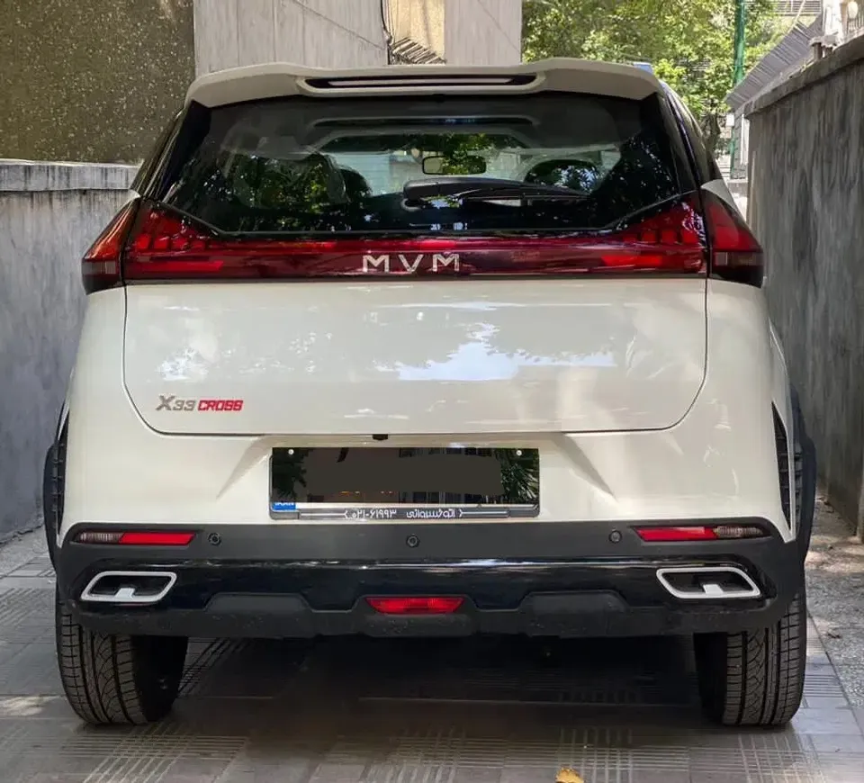 نمای عقب ام وی ام X33 کراس نمای عقب ام وی ام X33 کراس