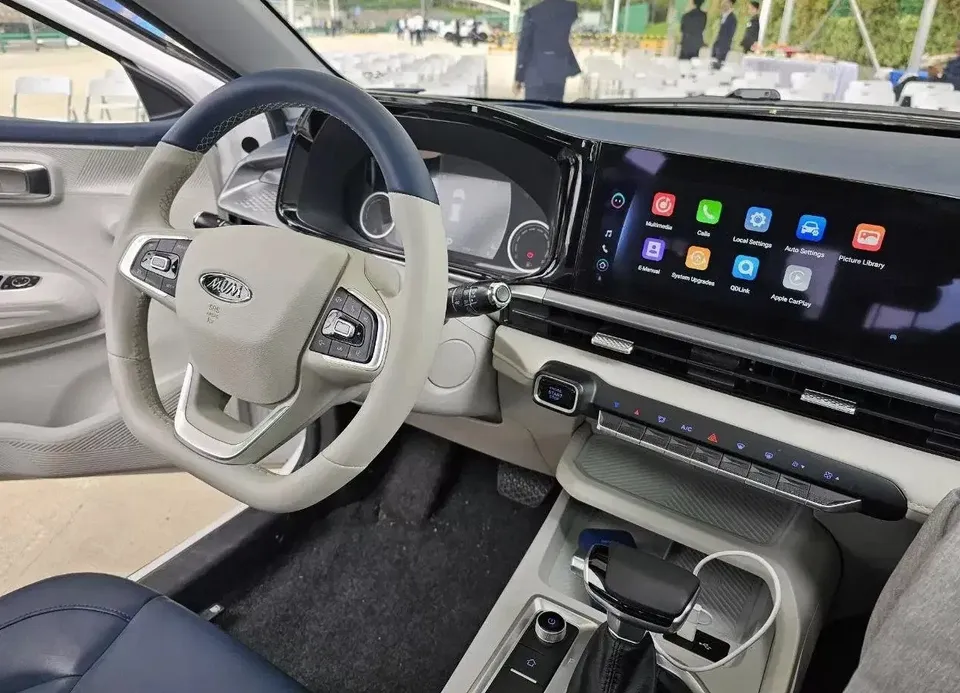 داشبورد ام وی ام X33 کراس داشبورد ام وی ام X33 کراس