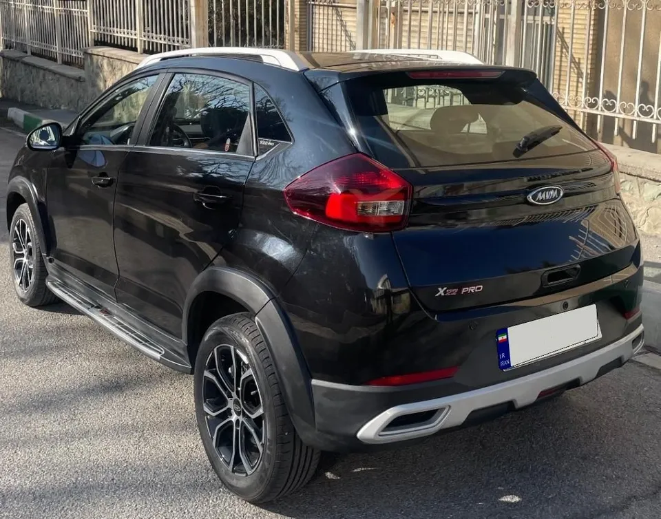 نمای پشت ام وی ام x22 پرو