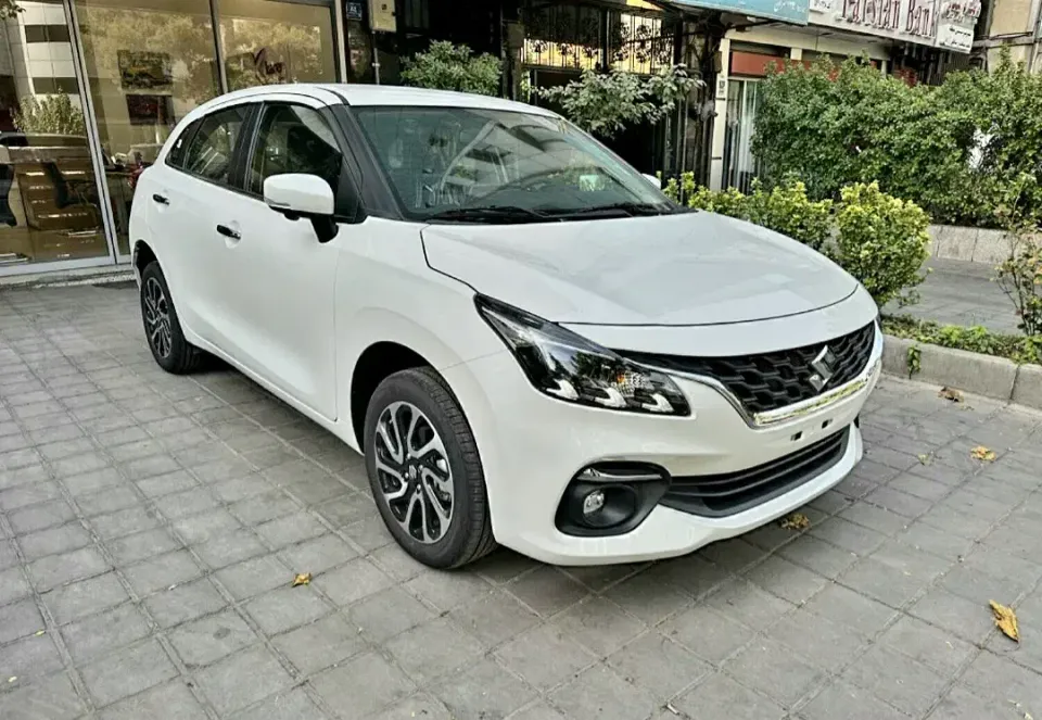 سوزوکی بالنو از نمای جلو سمت شاگرد