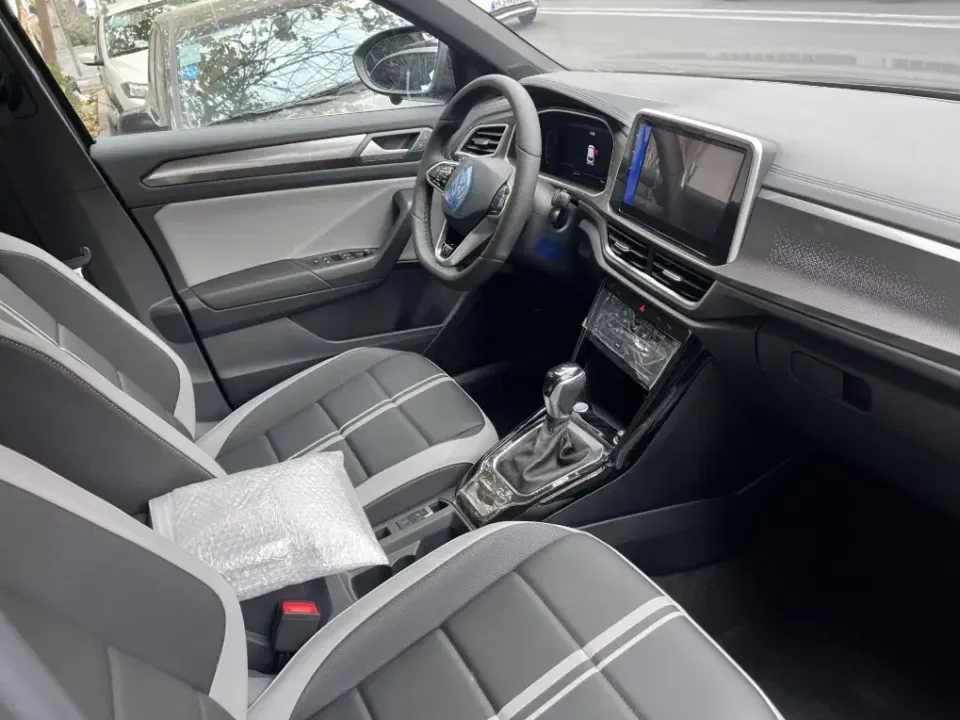 فولکس واگن تی راک از نمای صندلی شاگرد فولکس واگن تی راک از نمای صندلی شاگرد