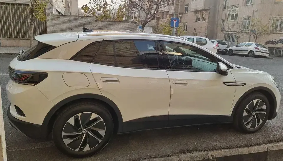 نمای کناری فولکس ID.4 Crozz