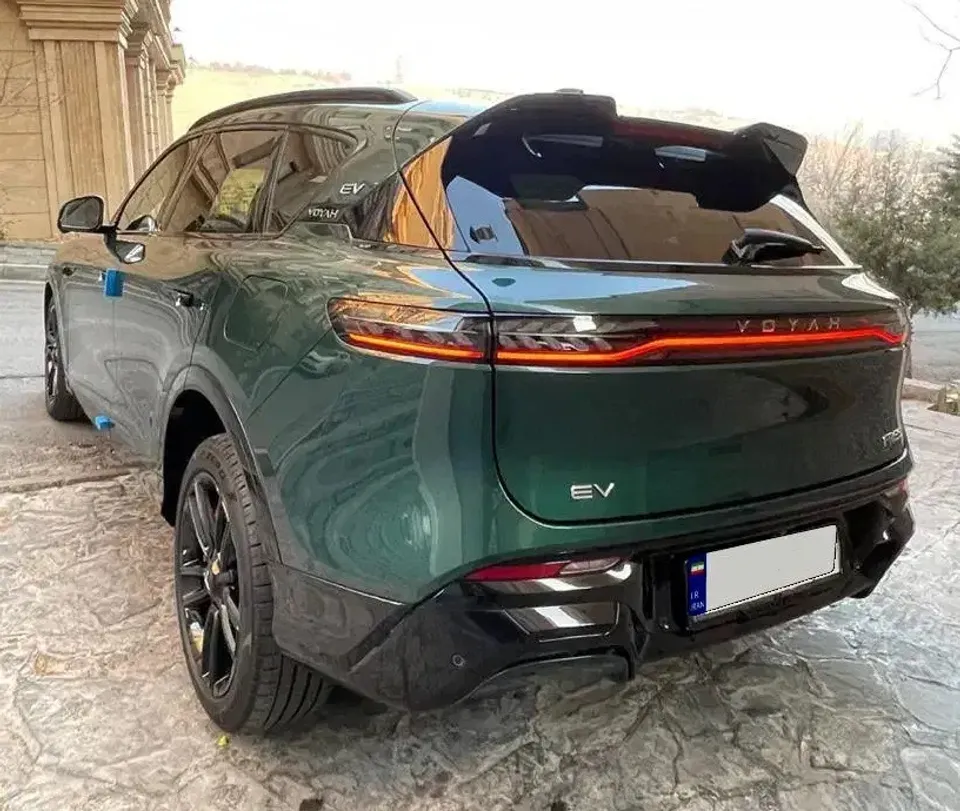 نمای پشت و کناری وویا فری سبز